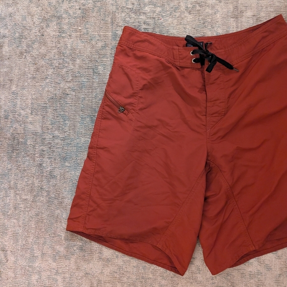 Patagonia Men's Red Shorts - Picture 2 of 11